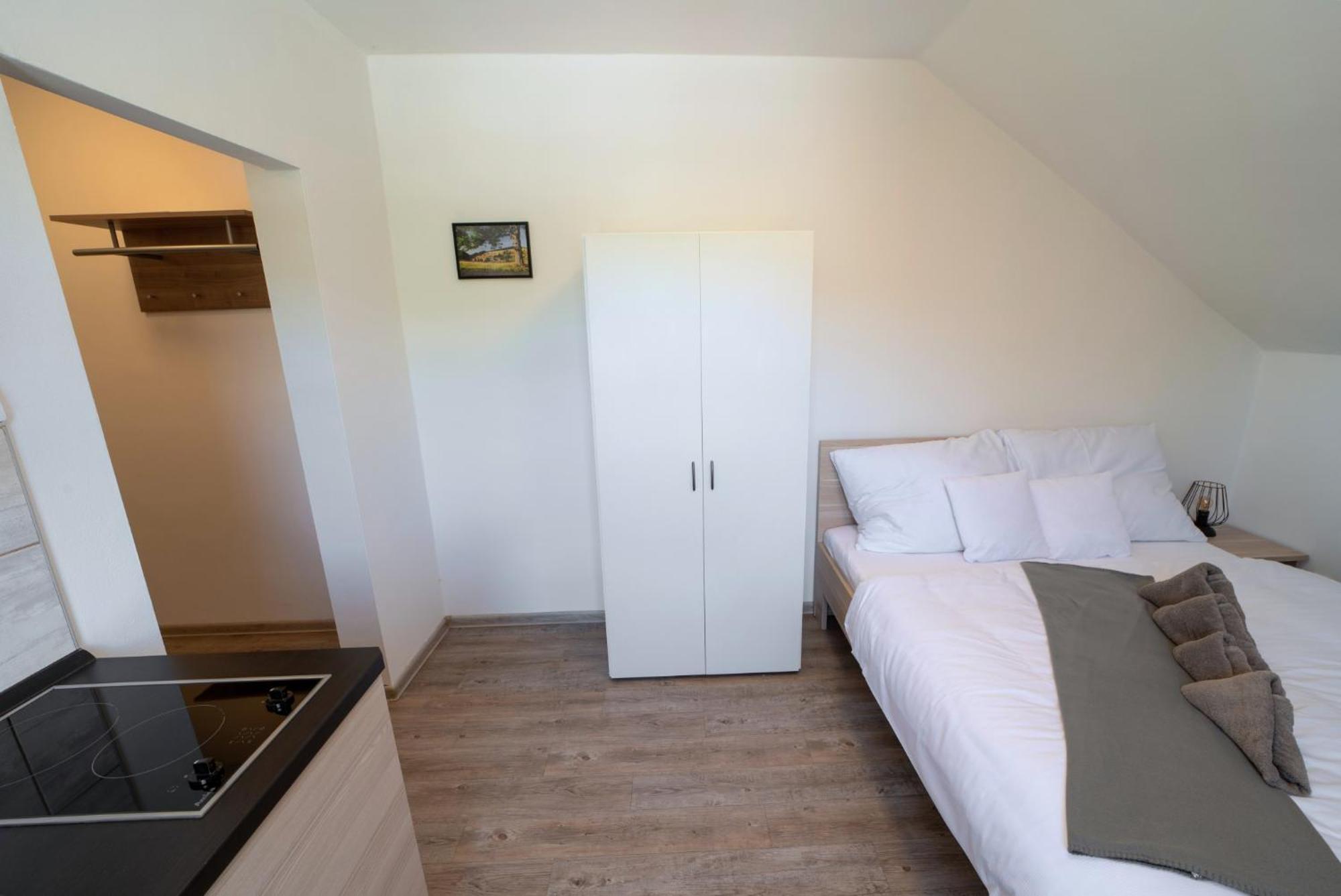 Hotel Formule à Perštejn Extérieur photo