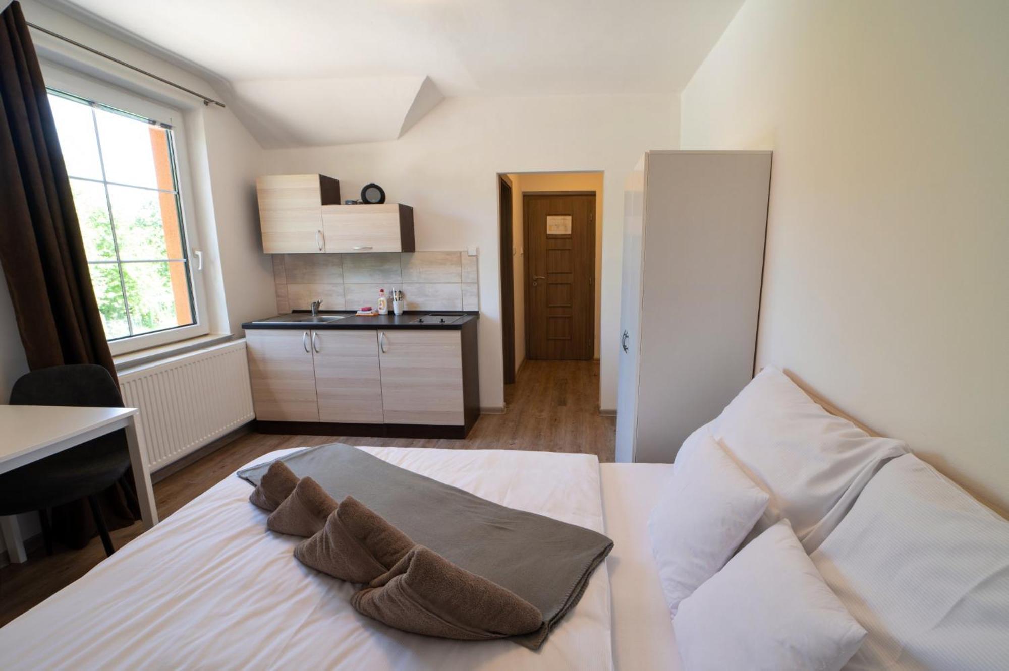 Hotel Formule à Perštejn Extérieur photo