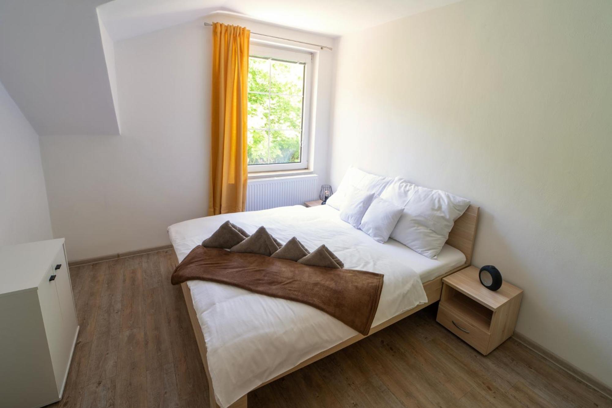 Hotel Formule à Perštejn Extérieur photo