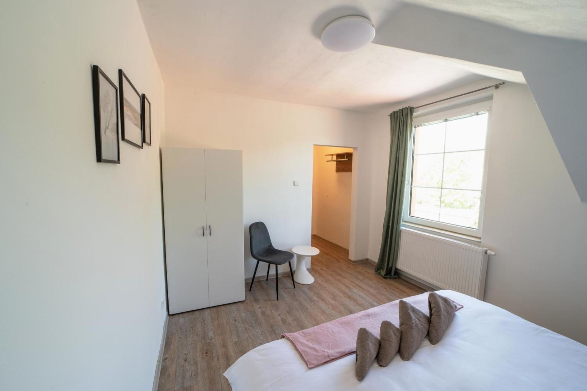 Hotel Formule à Perštejn Extérieur photo