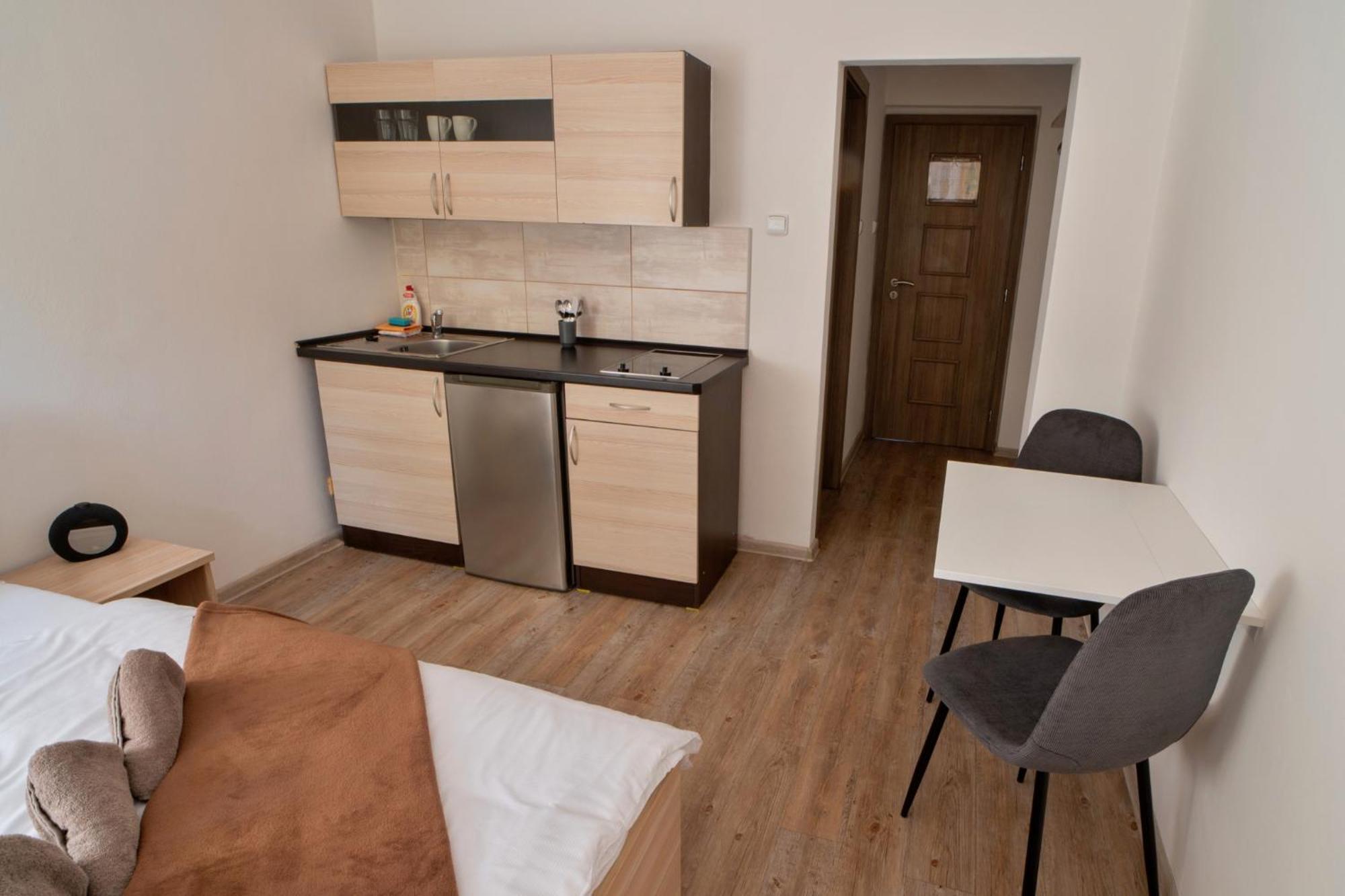 Hotel Formule à Perštejn Extérieur photo